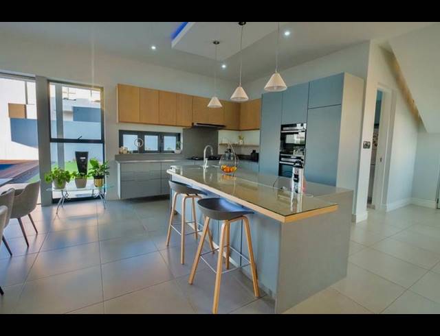 4 BEDROOM PROPERTY TO RENT IN COPPERLEAF ESTATE